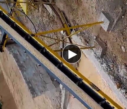 西雙版納日產(chǎn)1000噸二合一砂巖制砂生產(chǎn)線現(xiàn)場三